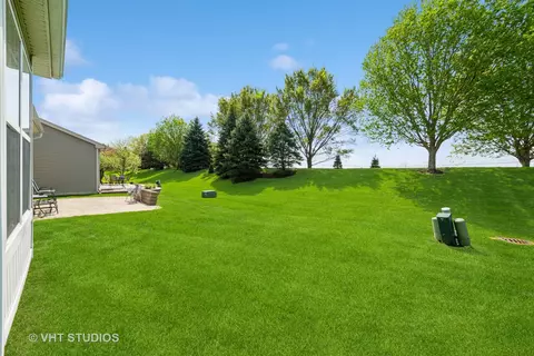 Exterior - 2835 Cascade Falls Cir, Elgin, IL 60124 photo 5 of 9