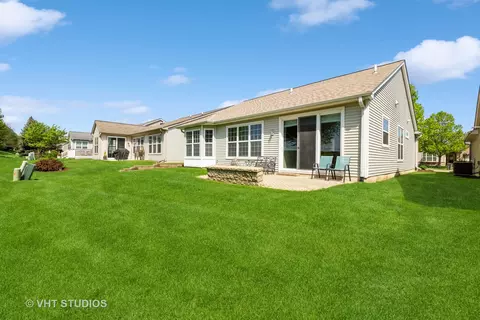 Exterior - 2835 Cascade Falls Cir, Elgin, IL 60124 photo 8 of 9