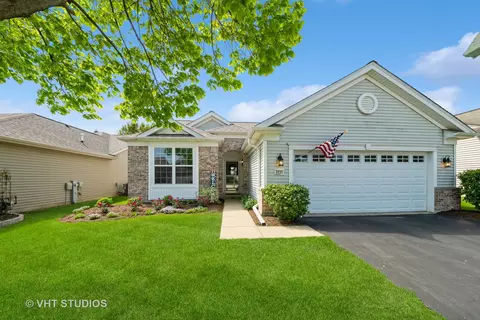 Exterior - 2835 Cascade Falls Cir, Elgin, IL 60124 photo 2 of 9