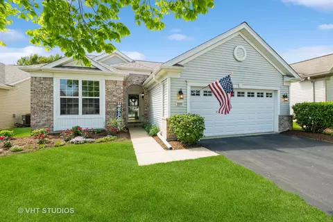 Exterior - 2835 Cascade Falls Cir, Elgin, IL 60124 photo 3 of 9
