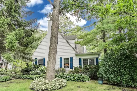 1667 Sunnyside Ave, Highland Park, IL 60035