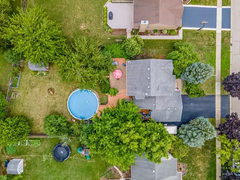 View/Area - 724 Cimarron Dr, Cary, IL 60013 photo 2 of 5