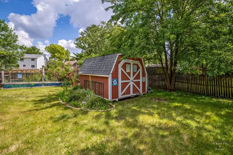 Exterior - 724 Cimarron Dr, Cary, IL 60013 photo 8 of 8