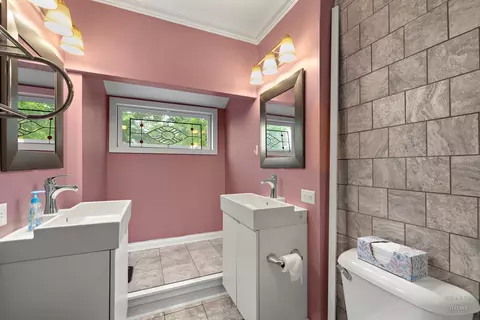 Bath - 724 Cimarron Dr, Cary, IL 60013 photo 3 of 4