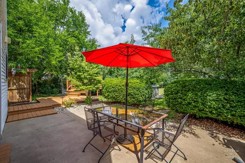 Exterior - 724 Cimarron Dr, Cary, IL 60013 photo 4 of 8