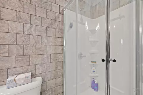 Bath - 724 Cimarron Dr, Cary, IL 60013 photo 4 of 4