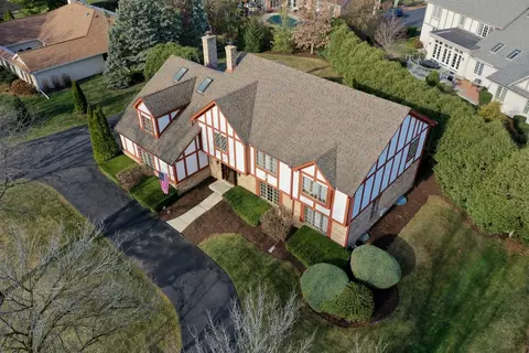 3105 38th St, Oak Brook, IL 60523