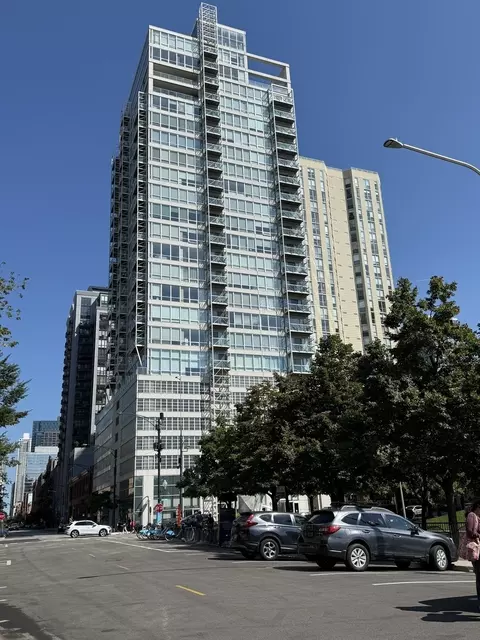 653 N Kingsbury St #1208, Chicago, IL 60654