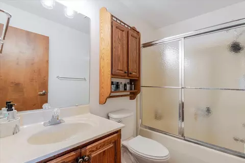 Bath - 141 Manor Cir, Bloomington, IL 61704 photo 3 of 3