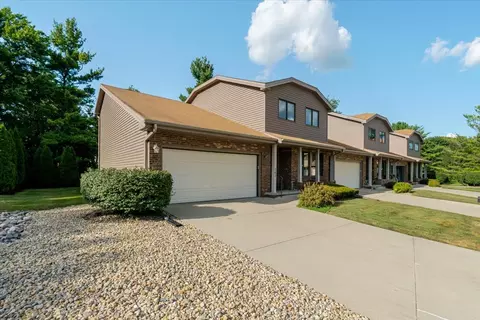 Exterior - 141 Manor Cir, Bloomington, IL 61704 photo 3 of 9