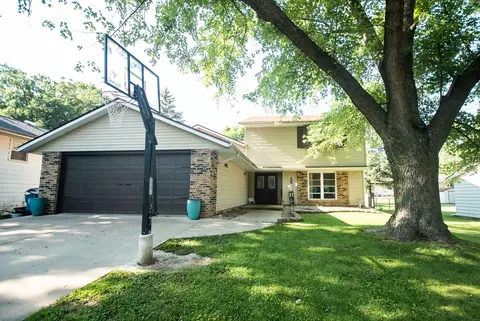 501 Heather Ln, Dixon, IL 61021