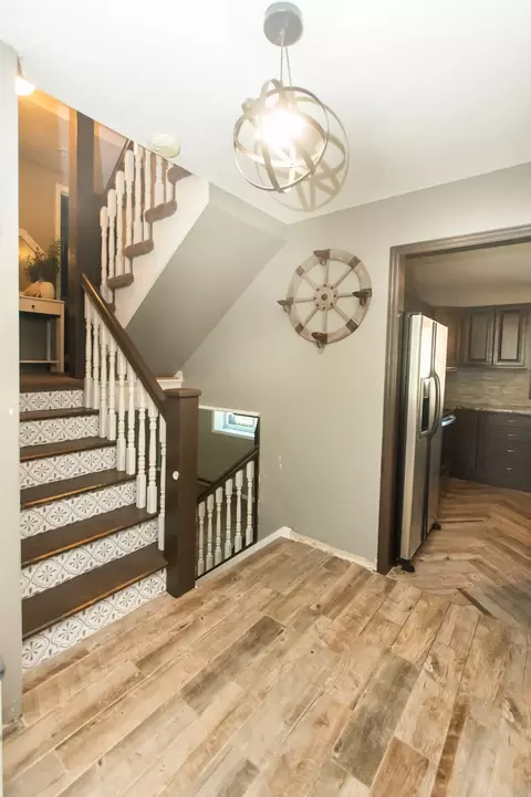 Entry Way - 501 Heather Ln, Dixon, IL 61021 photo 1 of 3