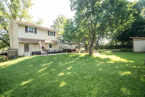 Exterior - 501 Heather Ln, Dixon, IL 61021 photo 3 of 8