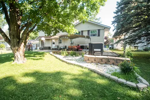 Exterior - 501 Heather Ln, Dixon, IL 61021 photo 6 of 8