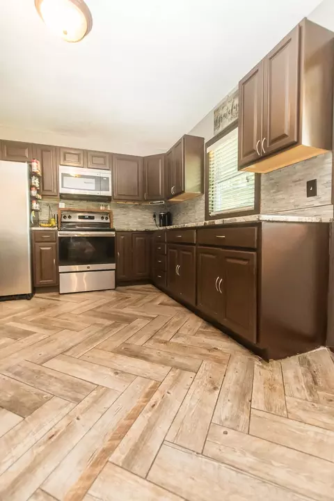 Kitchen - 501 Heather Ln, Dixon, IL 61021 photo 1 of 3