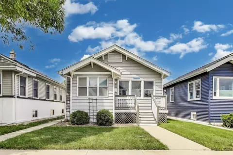 5536 W Warwick Ave, Chicago, IL 60641