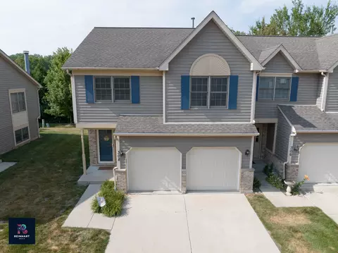 308 River Bluff Dr, Carpentersville, IL 60110