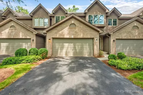 893 Millcreek Cir, Elgin, IL 60123