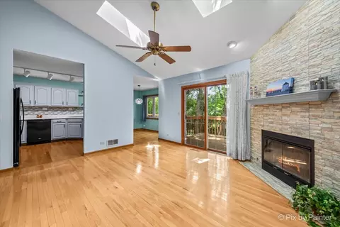 Living - 893 Millcreek Cir, Elgin, IL 60123 photo 4 of 9