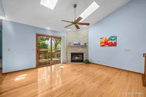 Living - 893 Millcreek Cir, Elgin, IL 60123 photo 2 of 9