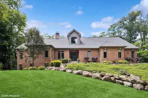 4317 Carlisle Dr, Crystal Lake, IL 60012