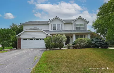 3100 Farmington Dr, Lindenhurst, IL 60046