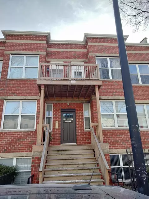 2225 W Warren Blvd #B3, Chicago, IL 60612