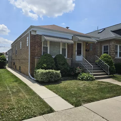 5823 W Addison St, Chicago, IL 60634