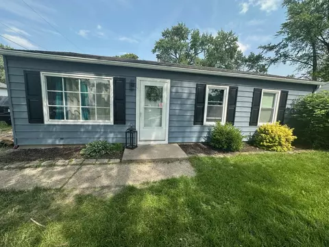 1704 Clover Ln, Champaign, IL 61821