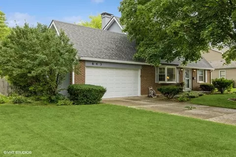 643 Darlington Ln, Crystal Lake, IL 60014