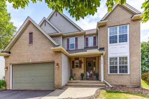 330 Greenview Ln, Lake Villa, IL 60046