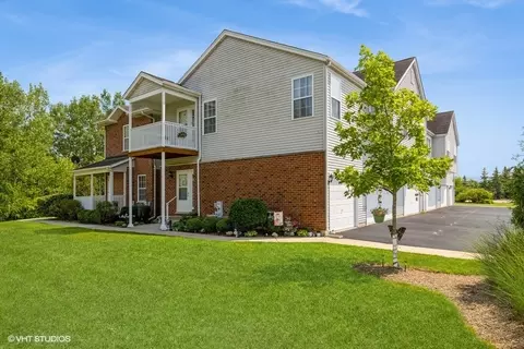 101 Stoneshire Ct #A, Hampshire, IL 60140