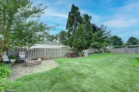 445 Kinkaid Ct, Des Plaines, IL 60016 photo 31