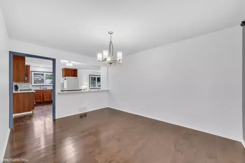 445 Kinkaid Ct, Des Plaines, IL 60016 photo 5