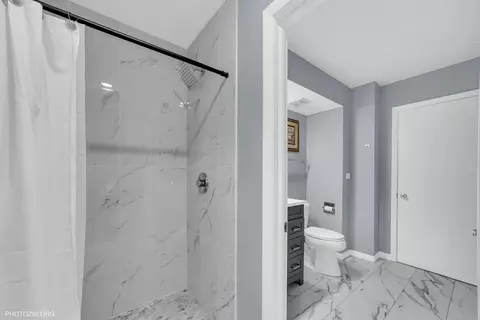 445 Kinkaid Ct, Des Plaines, IL 60016 photo 13