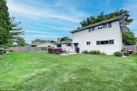 445 Kinkaid Ct, Des Plaines, IL 60016 photo 30