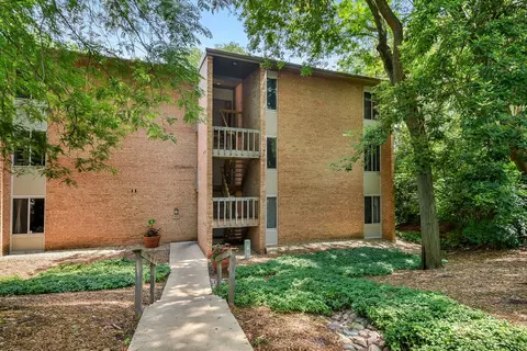 6017 Forest View Rd #3-C, Lisle, IL 60532