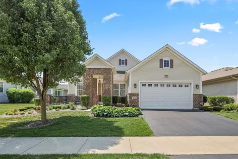 3832 Chesapeake Ln, Naperville, IL 60564