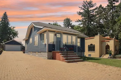 344 S Lake St, Grayslake, IL 60030