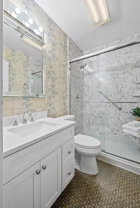Bath - 610 W Main St, West Dundee, IL 60118 photo 1 of 2