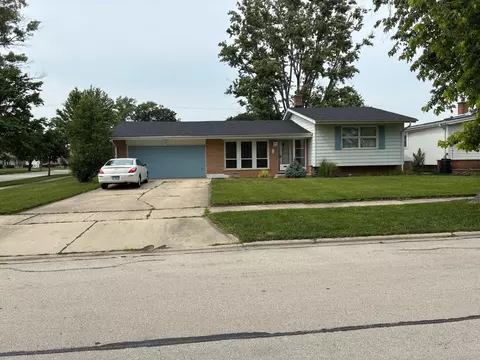 10 Lombard Cir, Lombard, IL 60148