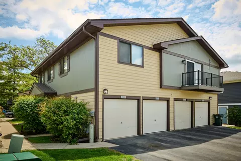 6256 Kit Carson Dr #6256, Hanover Park, IL 60133