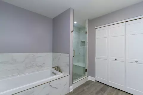 Bath - 534 Philip Dr, Bartlett, IL 60103 photo 3 of 4