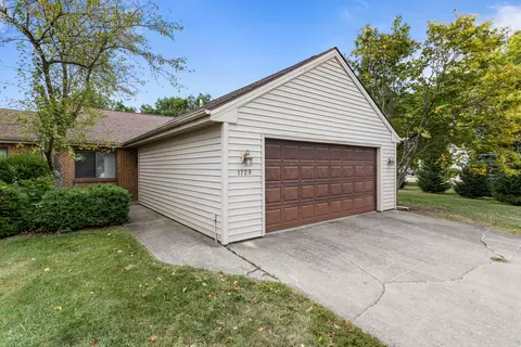 1729 Devonshire Dr #0, Champaign, IL 61821
