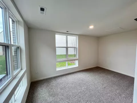 379 Summit Cir, Lombard, IL 60148 photo 9