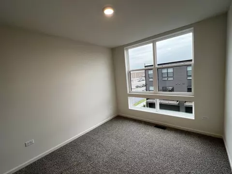 379 Summit Cir, Lombard, IL 60148 photo 7