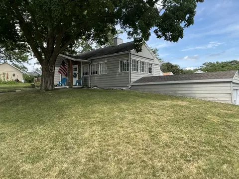1805 Rock St, Peru, IL 61354 photo 3