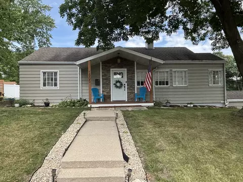 1805 Rock St, Peru, IL 61354 photo 2