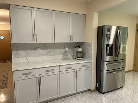 Kitchen - 9362 Clancy Dr, Des Plaines, IL 60016 photo 3 of 7