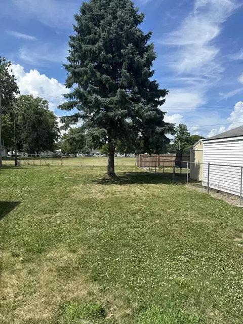 Exterior - 925 E Sangamon Ave, Rantoul, IL 61866 photo 2 of 6